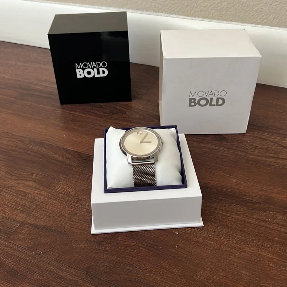 Movado Men's Bold Large Sunray Dial Analog Quartz 44mm Watch
